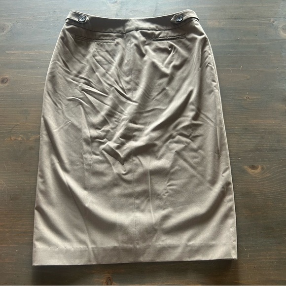 TRISTAN size 6 khaki pencil skirt with slit up the middle with silk lining - Picture 2 of 9